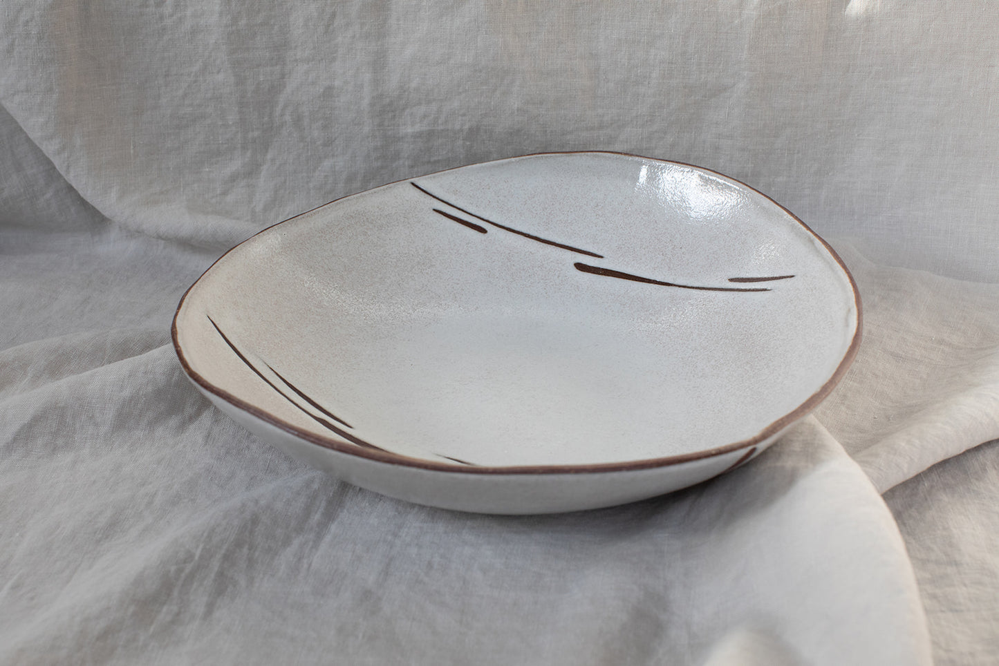 WHIMSY SIMPLICITY SERVING BOWL